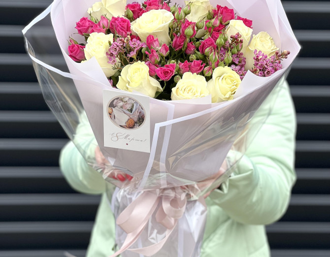 Букеты с кустовой розой